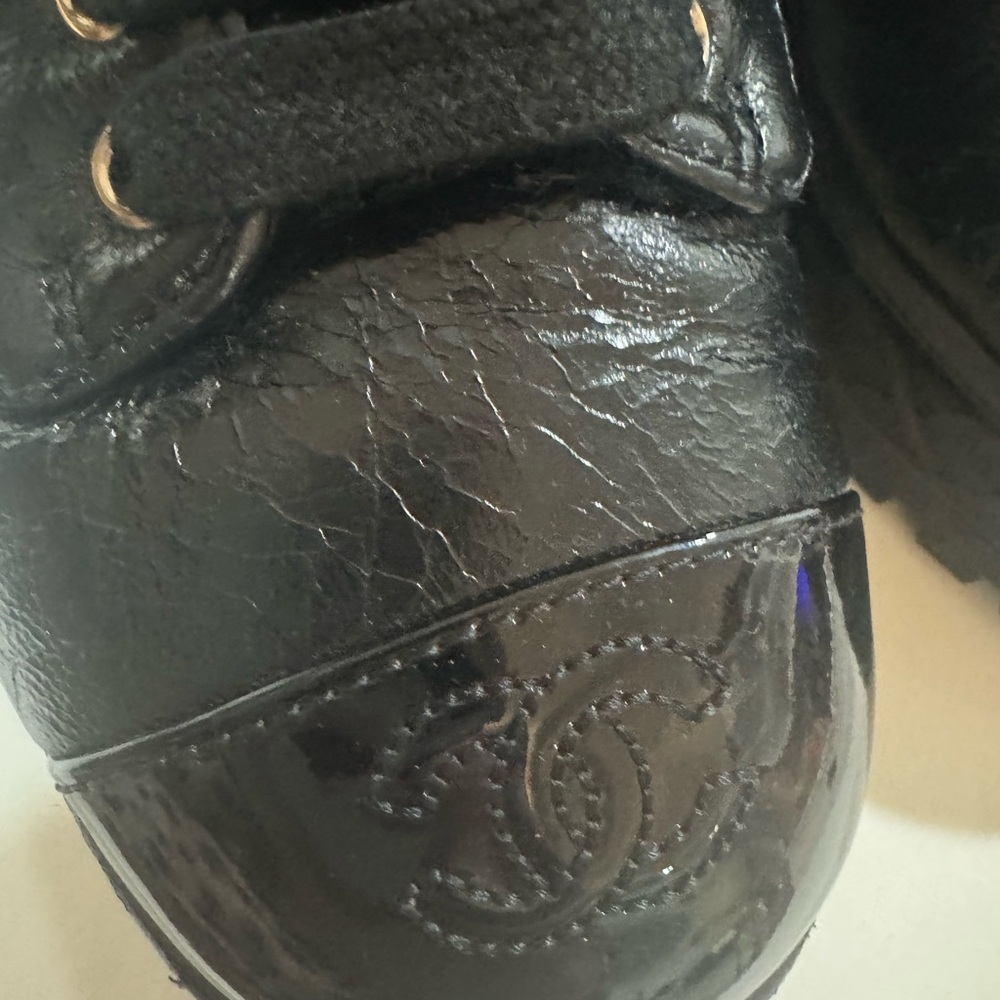 Chnel lace up boot 
Leather biker boots - Picture 8 of 15